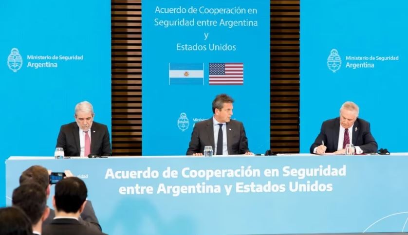 Sergio Massa y Aníbal Fernández firmaron un acuerdo sobre seguridad con Estados Unidos | Política y economía