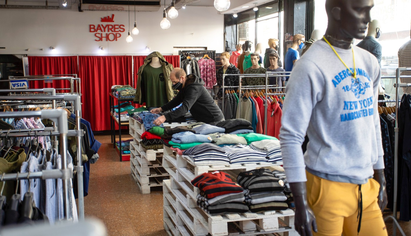 La devaluación y la inflación demolieron el consumo: cayeron indumentaria y calzado | Actualidad