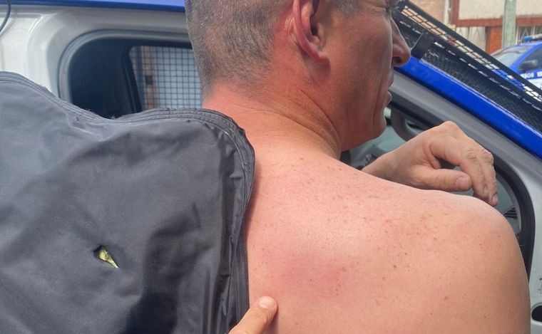 Balean al jefe de Infantería de la Policía y se salvó por el chaleco antibalas | Córdoba