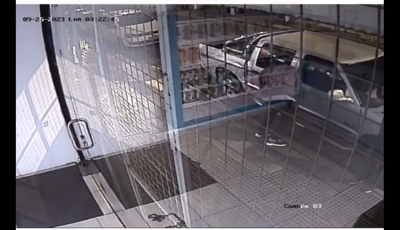 En menos de dos minutos: así se llevaron una camioneta en Nueva Córdoba | Córdoba