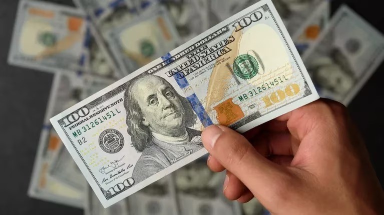 Nuevo récord: el Dólar blue supera los $ 1.000 | Córdoba