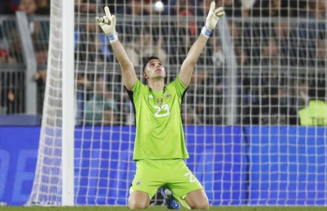 "Dibu" Martínez logró una nueva valla invicta y alcanzó un récord absoluto en la Selección | Deportes