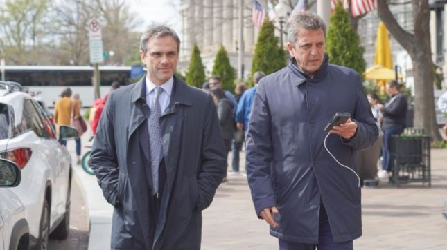 Massa prepara más allanamientos para contener el dólar blue | Actualidad