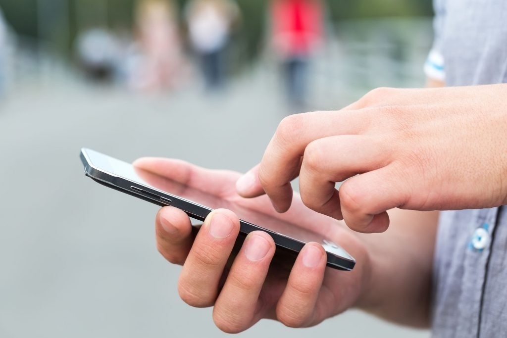 Anularon el DNU que declaró "servicio esencial" a las telecomunicaciones: empresas podrán fijar precios libremente | Política y economía