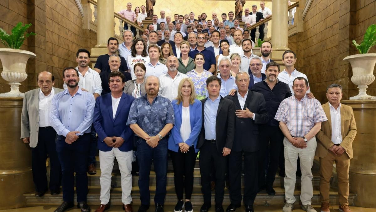 Kicillof se reunió con intendentes electos y los convocó a "trabajar para dar respuestas" | Política y economía
