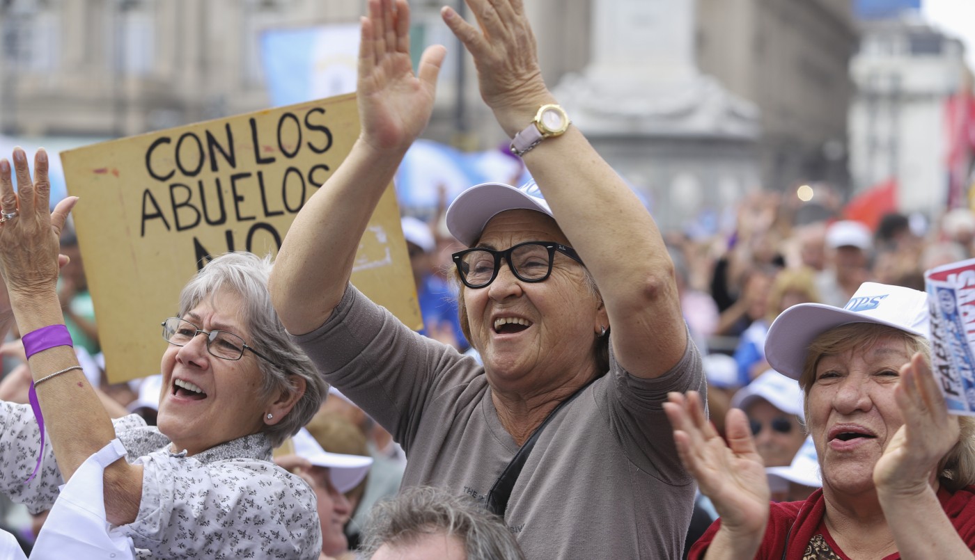 Jubilaciones: el gobierno buscará suspender la ley de movilidad | Política y economía