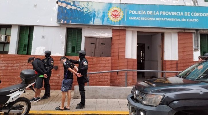 Lo detuvieron junto a su hijastro por vender drogas en Río Cuarto | Córdoba