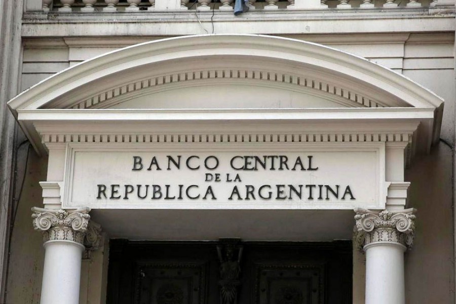 Con el objetivo de acumular reservas, el Gobierno busca financiamiento internacional | Actualidad