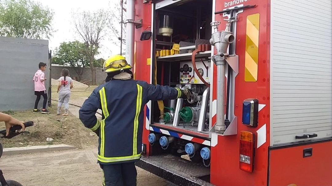 Se incendió una habitación en el barrio Vélez Sarfield y por fortuna no hubo heridos | Córdoba
