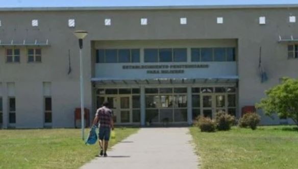 Escándalo: intentaron ingresar drogas, alcohol y celulares al penal de Bower | Córdoba