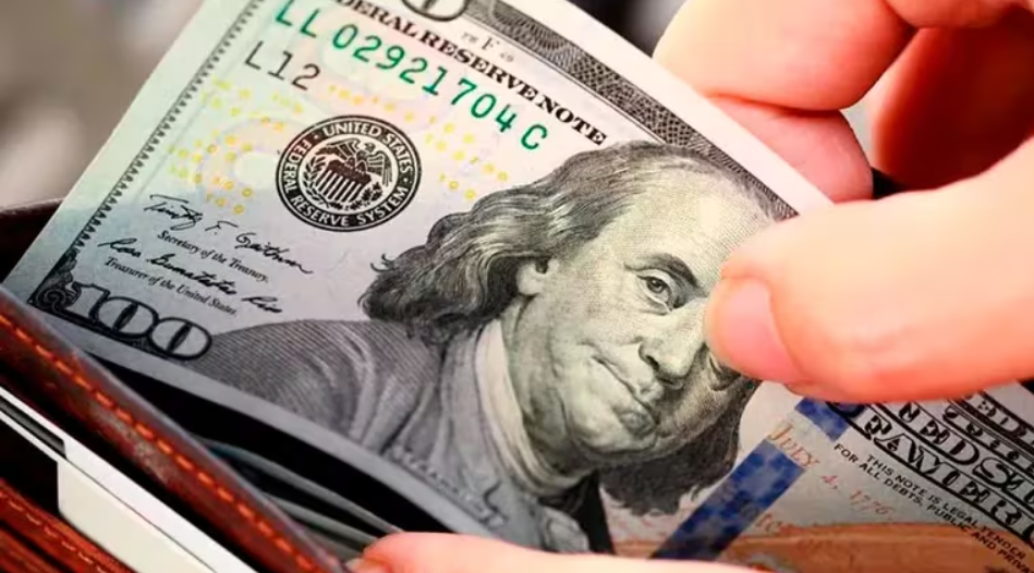 Se renueva el cupo de compra del dólar ahorro con un valor mayor al del blue | Política y economía