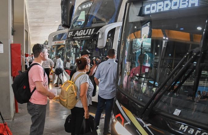 Las agencias de viajes pidieron a la Justicia que el DNU de Milei sea declarado inconstitucional | Política y economía