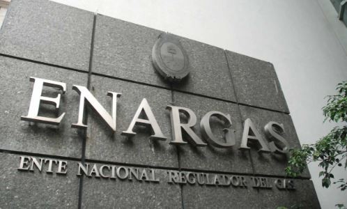 Escándalo en Enargas: desplazaron a un funcionario que habría minado criptomonedas desde el organismo | Política y economía