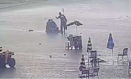 Un rayó cayó en una playa de Brasil y mató a una mujer e hirió a otras siete personas | Internacionales
