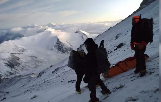 Muerte en las alturas: una turista se descompensó en la cumbre del Aconcagua y falleció | Actualidad