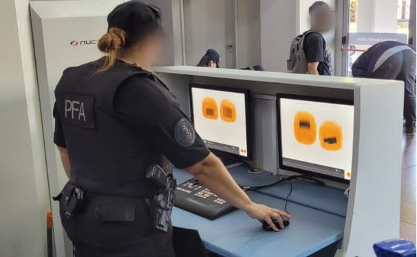 Operativo "Ropa sucia": secuestran más de 16 kilos de cocaína en la Terminal de ómnibus de la Ciudad de Buenos Aires | Actualidad