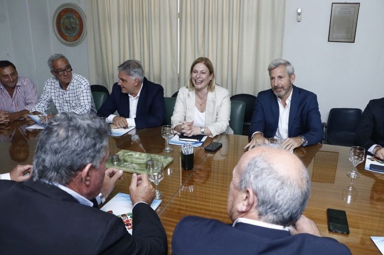 Los gobernadores de la Región Centro adelantaron que acompañarán la Ley Ómnibus | Política y economía