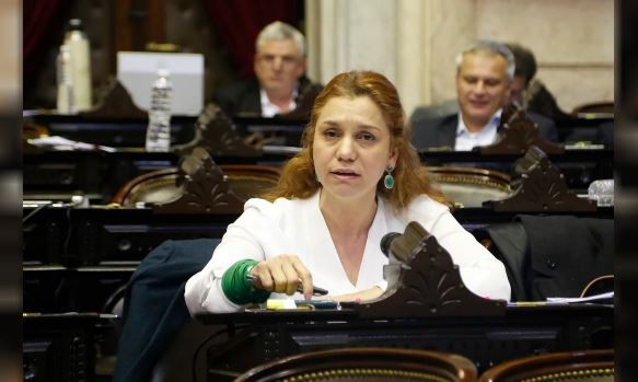 Diputados de la UCR se autodenunciaron para que la Justicia resuelva si hubo coimas durante el tratamiento de la Ley Ómnibus | Política y economía