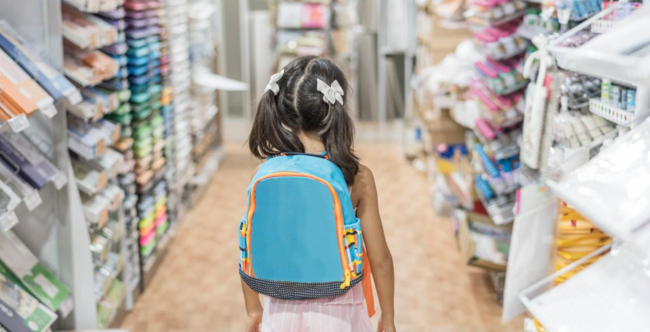 Milei anunció "vouchers" para comprar útiles escolares y un "financiamiento para alumnos" | Política y economía