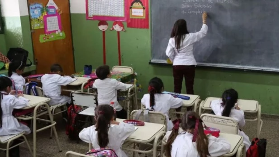 Oficializaron los $70.000 de Ayuda Escolar Anual: cómo hacer el trámite para cobrarla | Política y economía