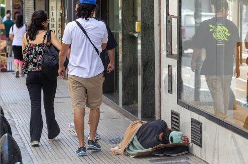 La UCA advierte que la pobreza seguirá creciendo y trepará al 60% en marzo | Actualidad