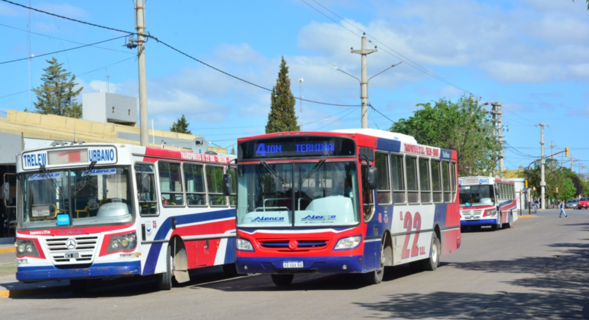 La Justicia aceptó un amparo de Chubut y frenó el recorte de los subsidios al transporte | Política y economía