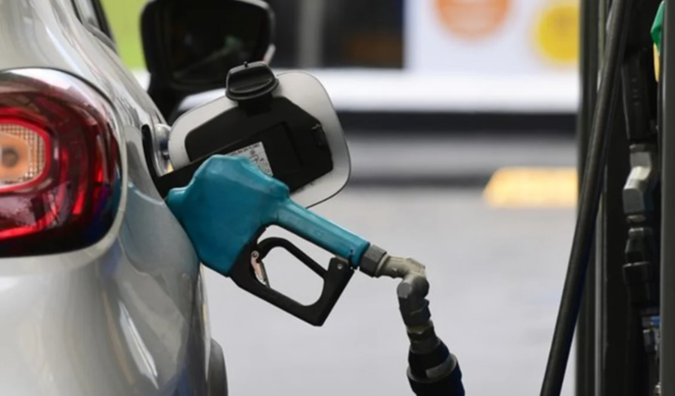 Por el alza de precios, cayó la venta de combustibles pero en marzo habrá otro aumento | Actualidad