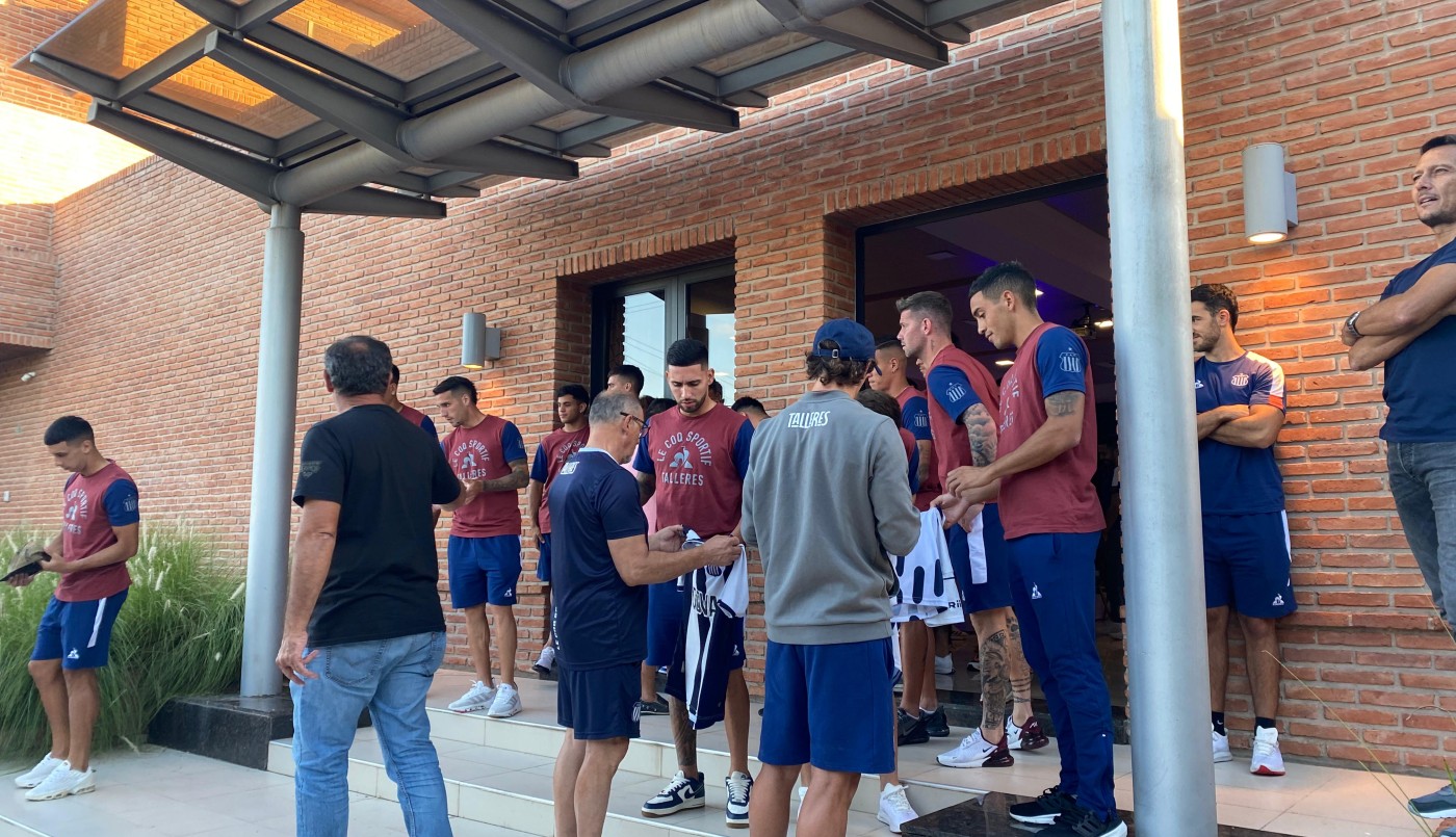 Belgrano-Talleres: banderazo albiazul en la previa | Deportes