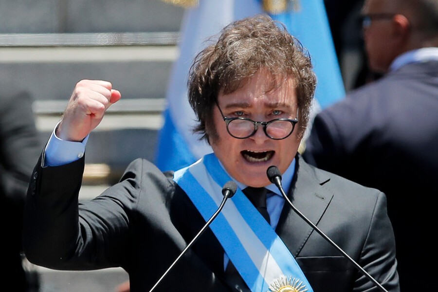 Milei: " Nachito no la ve, es un pobre chico que no puede leer un contrato” | Política y economía