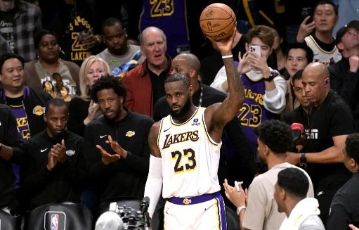 Lebron James consiguió otro impactante récord en la NBA | Deportes