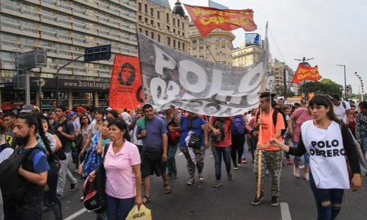 Eliminaron 300 unidades de gestión que manejaban los intermediarios de los planes sociales y 59 Centros de Referencia | Política y economía