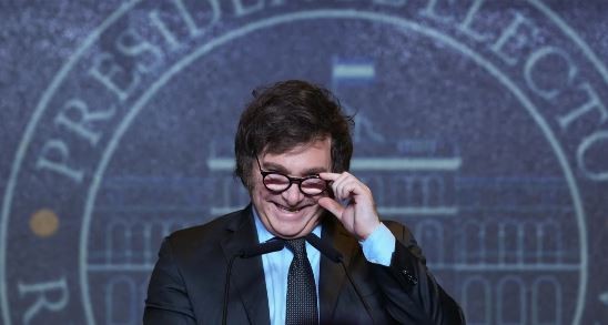 Milei, provocador en el #8M: "A las que tienen el coraje de atreverse a la fuerza del cambio" | Política y economía