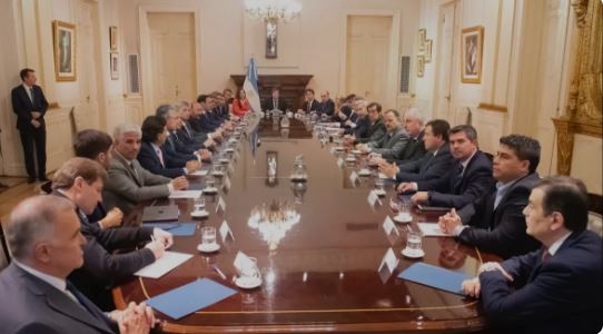 Los gobernadores apoyaron a Maximiliano Pullaro: “Todos somos Santa Fe | Política y economía