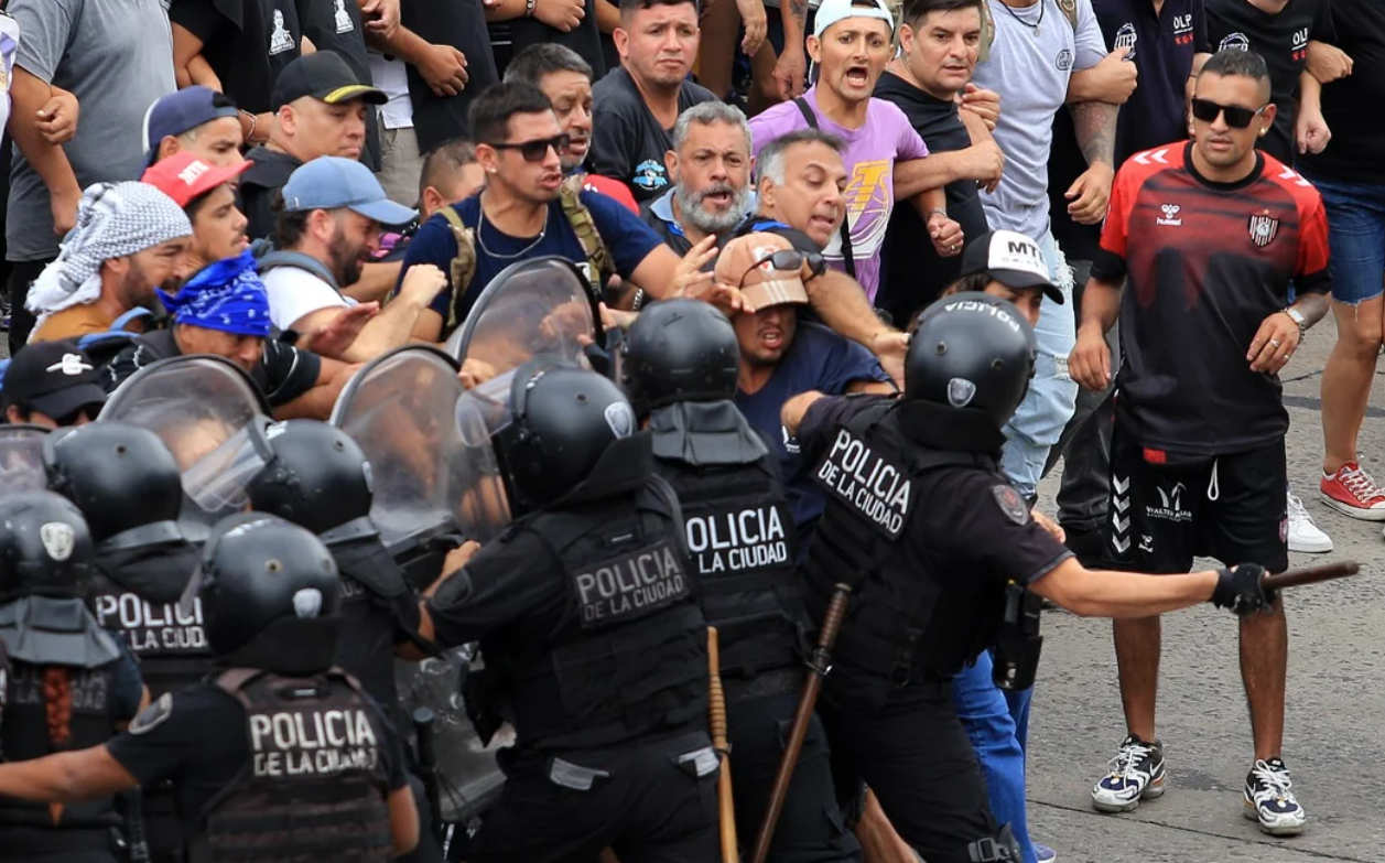 Piquete nacional: incidentes en puente Saavedra y Pueyrredón | Política y economía