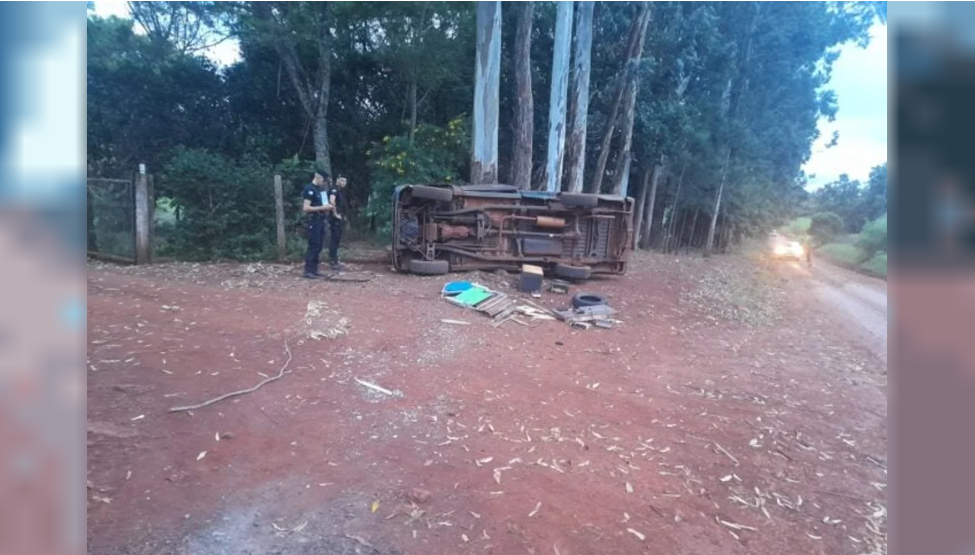 Dos adolescentes murieron tras volcar la camioneta en la que circulaban junto a otros menores | Actualidad