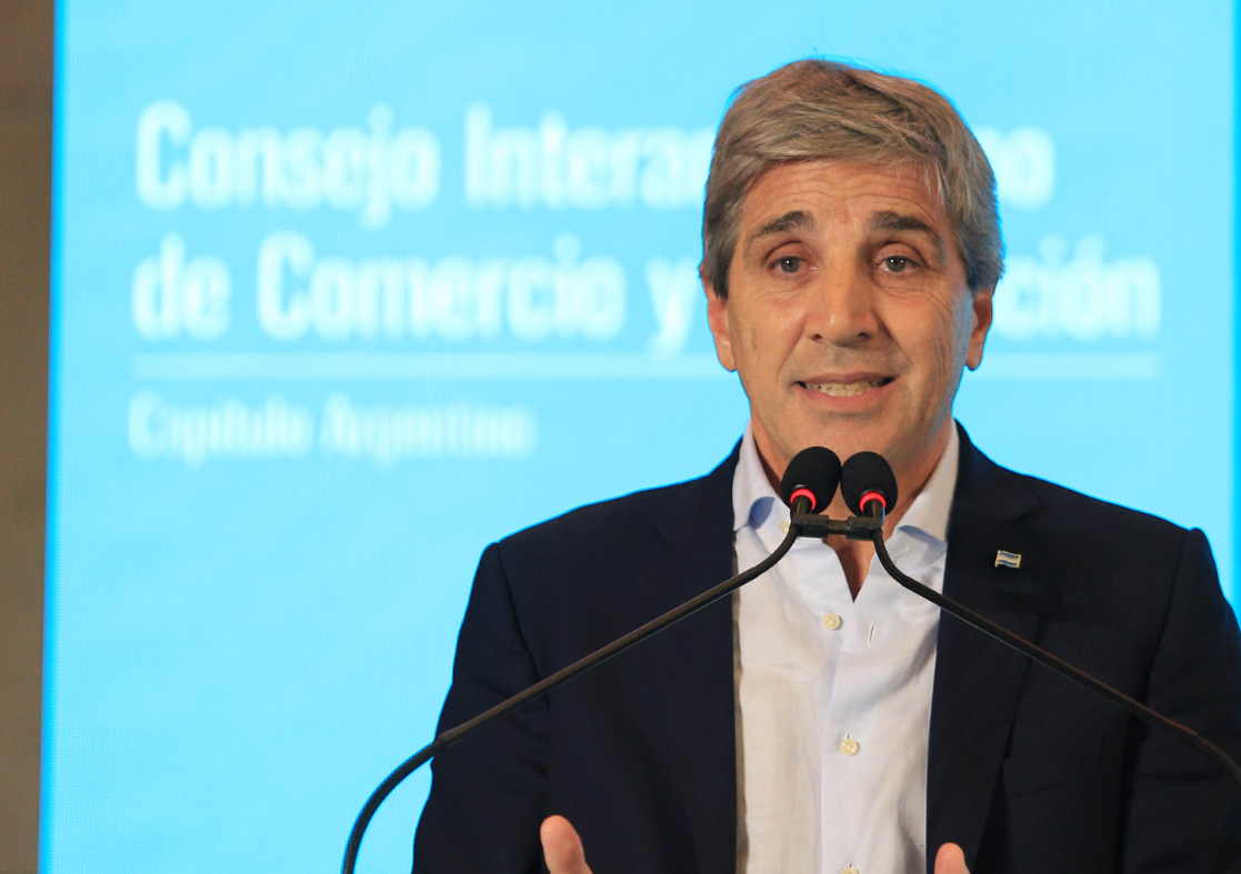 Caputo le pidió a los empresarios que sean "héroes" y les prometió baja de impuestos | Política y economía