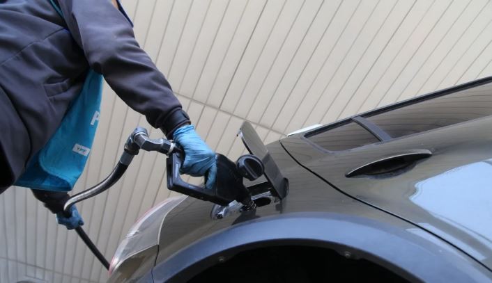 Los combustibles volverán a subir tras Semana Santa: las petroleras definen cuánto | Política y economía