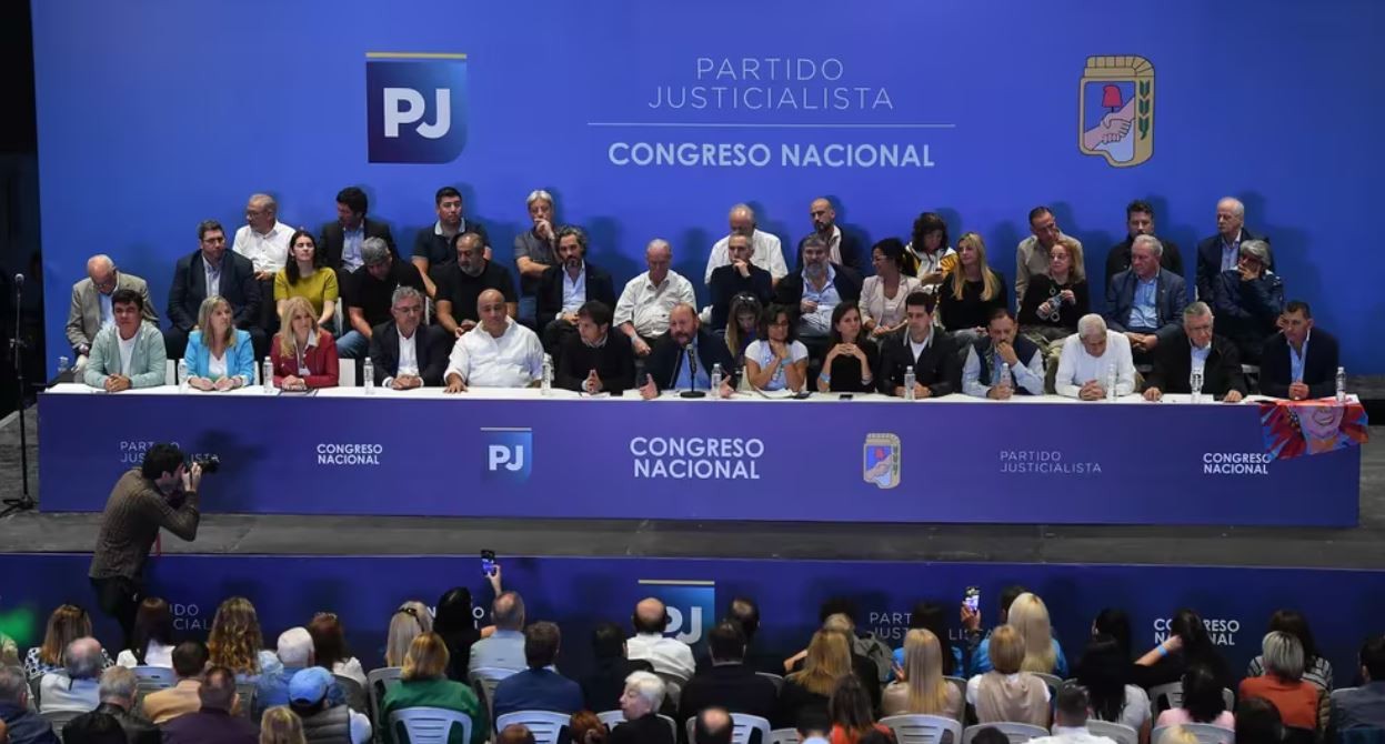 El PJ concretó la salida de Alberto Fernández pero no designó sucesor | Política y economía