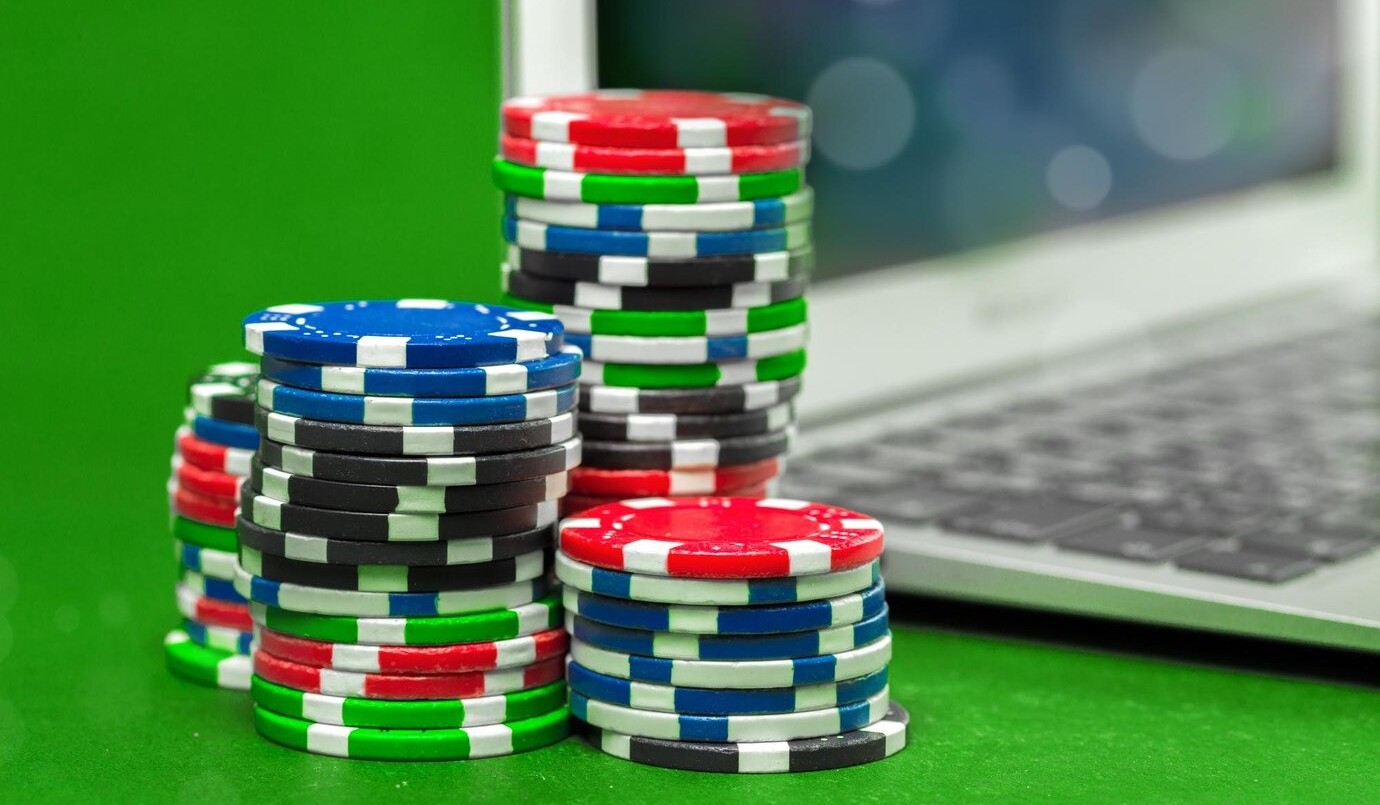 Legisladores de Encuentro Vecinal buscan regular el juego online en Córdoba | Córdoba