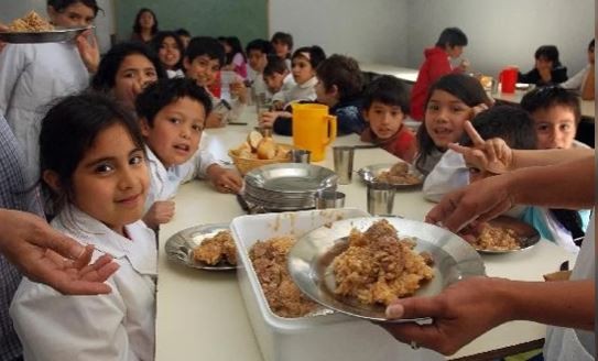 Los fondos para comedores escolares pasarán a estar bajo la órbita de la Secretaría de Educación | Política y economía