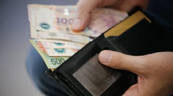 Los salarios aumentaron 16,4% en enero y perdieron frente a la inflación por tercer mes consecutivo | Política y economía