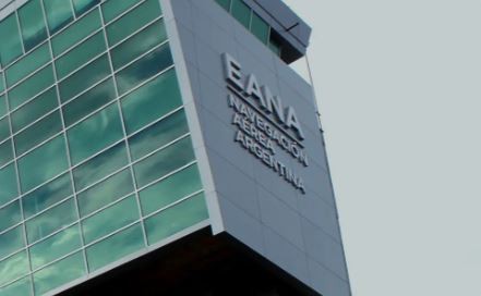 El Gobierno ratificó a cinco funcionarios denunciados por poner en riesgo la aeronavegación en Argentina | Política y economía