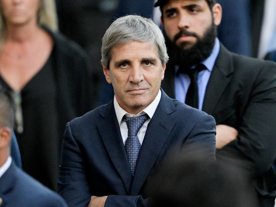 Caputo dijo que se podría bajar impuestos "antes de lo esperado" por el superávit fiscal | Política y economía