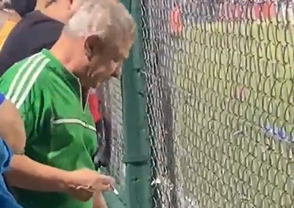 Video: un hincha de Sportivo Belgrano llevó un espiral a la cancha y se hizo viral | Córdoba