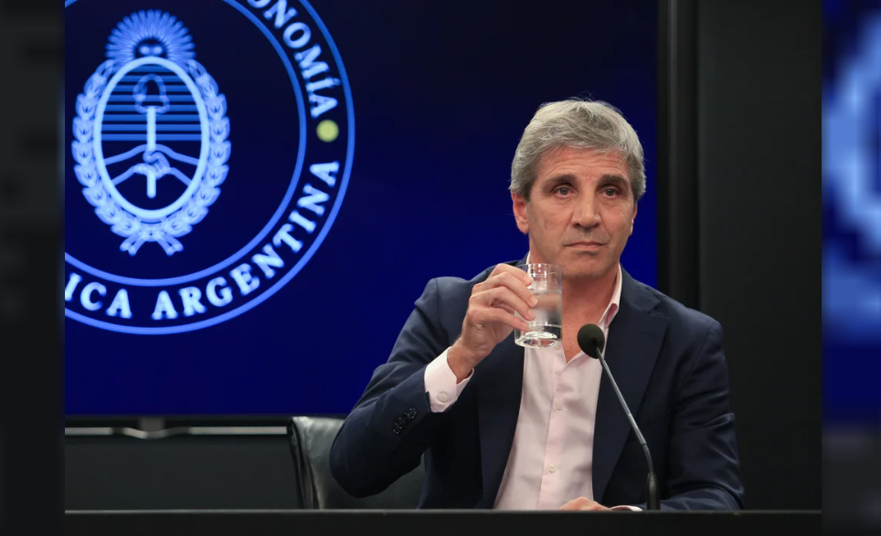 Más poder para Caputo: Economía absorbió cuatro de las cinco secretarías que dependían de Infraestructura | Política y economía