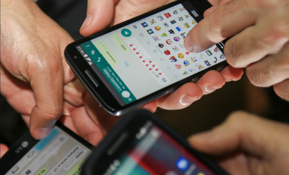 Por decreto, Milei liberó el mercado de telefonía, Internet y TV | Política y economía