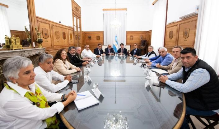 El Gobierno recibe a la CGT en Casa Rosada: reforma laboral y nuevo paro en agenda | Política y economía