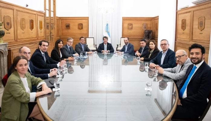 La UCR llevó a Casa Rosada su proyecto de reforma laboral: los principales puntos de la iniciativa | Política y economía