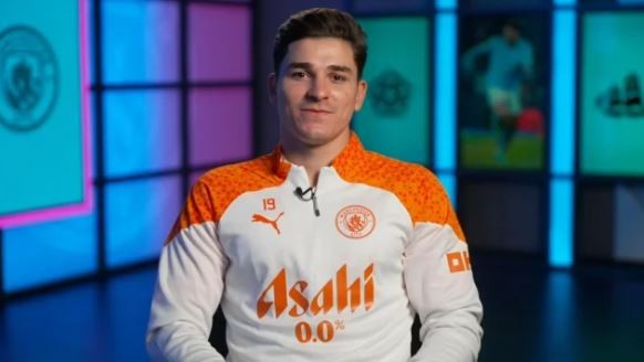 A menos de dos años de su llegada a Manchester, Julián Álvarez dio su primera entrevista en inglés | Deportes