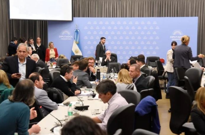 El paquete fiscal del Gobierno logró dictamen y se votará en conjunto con la Ley Bases | Política y economía